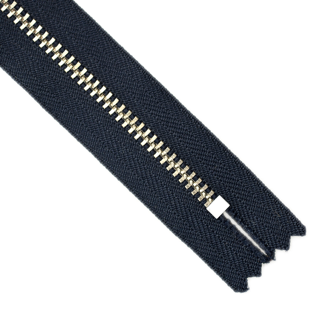 YKK METAL CLOSED-END ZIP NO.4.5 NICKEL COL 233 DARK NAVY